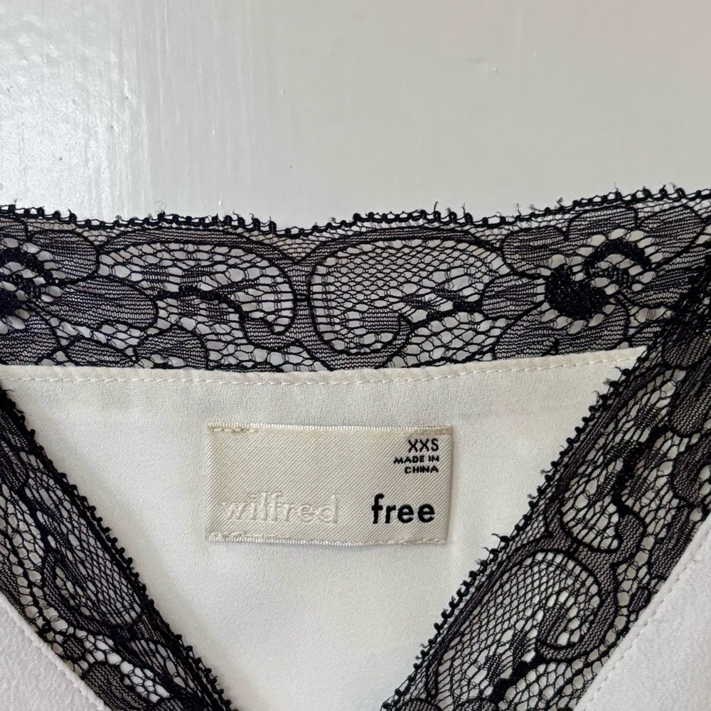 Wilfred| Aritzia| Ivory & Black Lace Cami Blouse w/Gathered Waist Sz XXS - Picture 4 of 6
